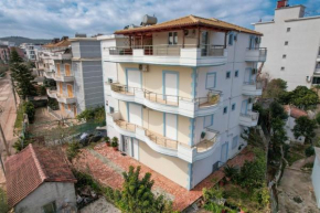 Kristal Apartments
